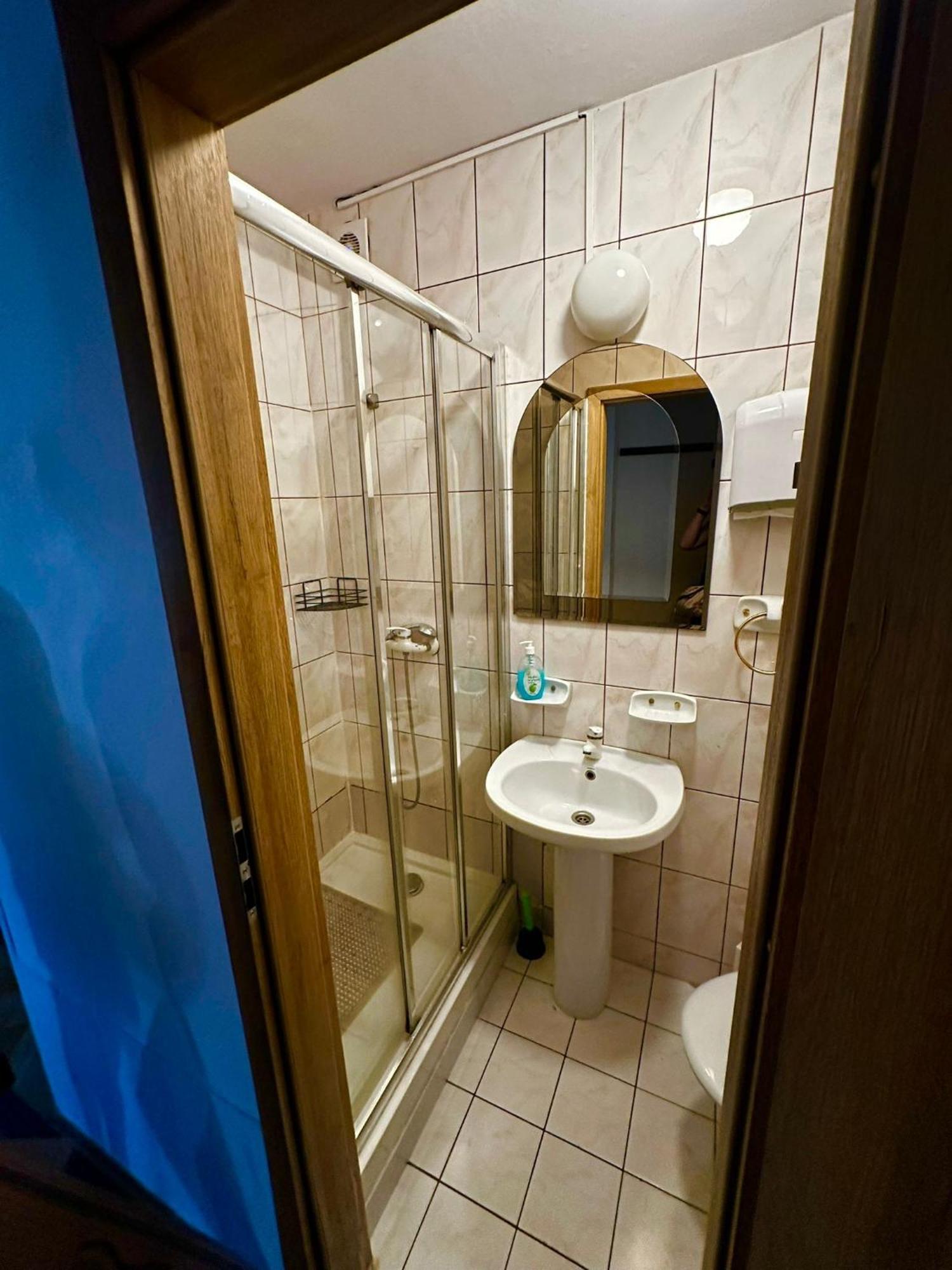 ורשה Hostel Tolek מראה חיצוני תמונה